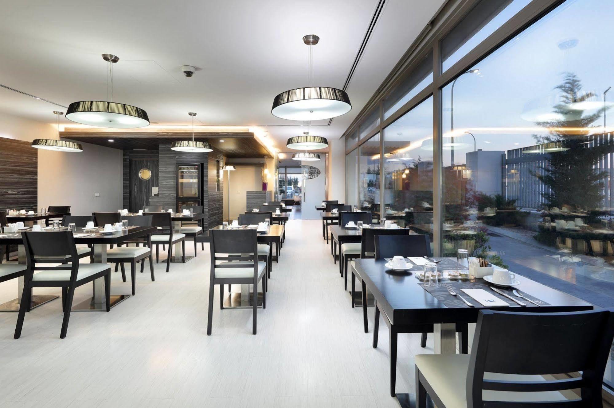 Eurostars Arenas De Pinto Hotel Exterior photo